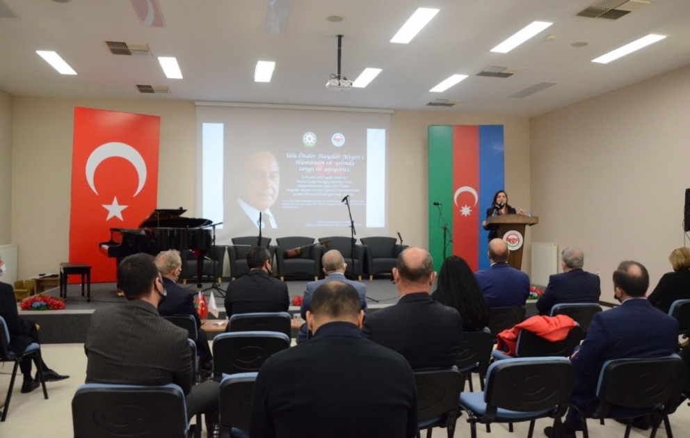 Ümummilli lider Heydər Əliyevin əziz xatirəsi Ankara şəhərində də ehtiramla yad edilib