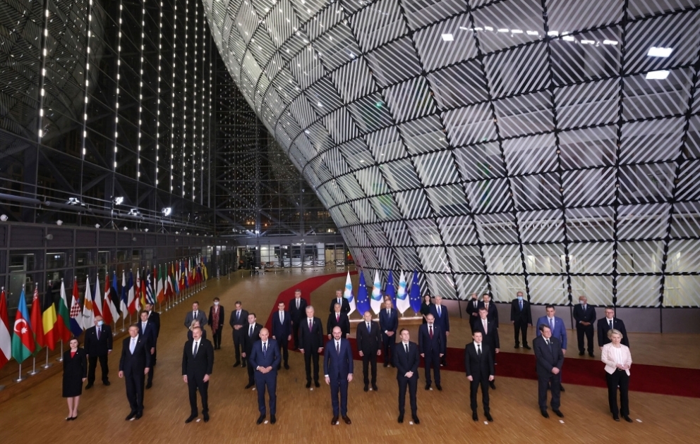 Präsident Ilham Aliyev nimmt am Gipfeltreffen der östlichen Partner in Brüssel teil