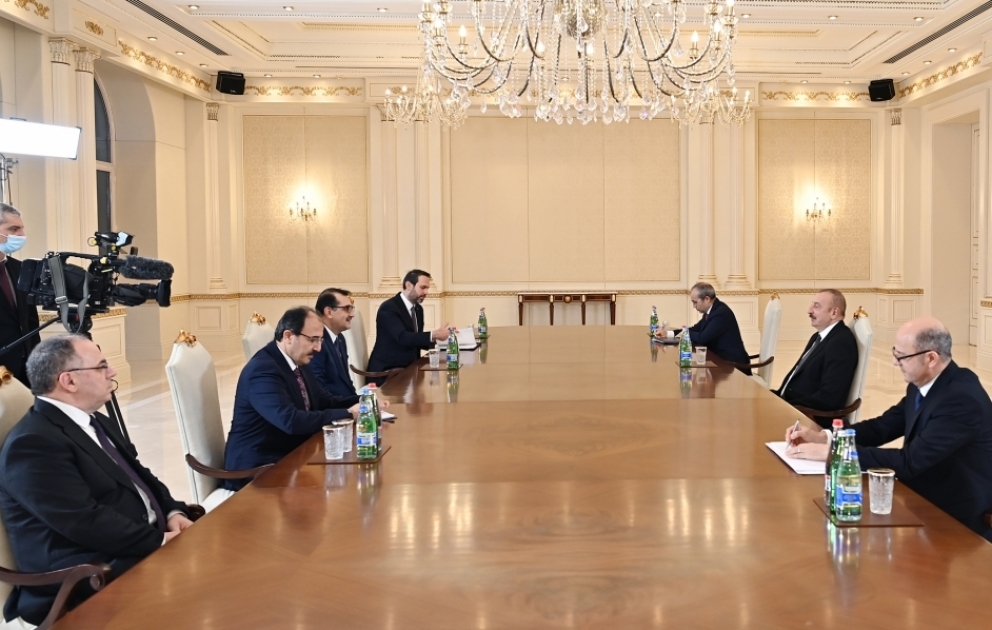 Prezident İlham Əliyev Türkiyənin energetika və təbii sərvətlər nazirini qəbul edib