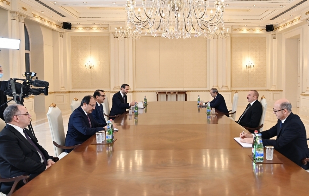 President Ilham Aliyev received Turkish minister of energy and natural resources