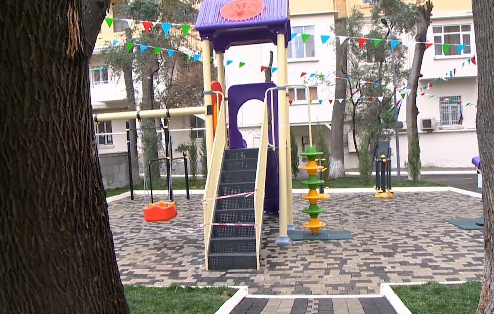Nəsimi rayonunda daha bir abad həyət sakinlərin istifadəsinə verilib