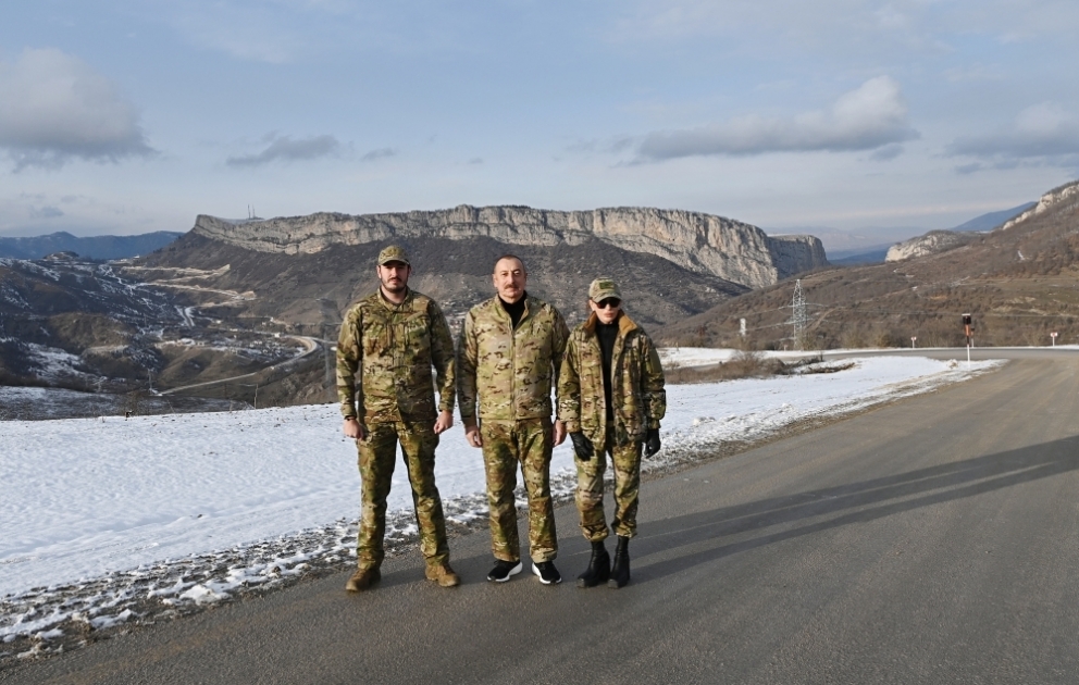 Les président Ilham Aliyev, la première dame Mehriban Aliyeva et les membres de leur famille se sont déplacés à Choucha