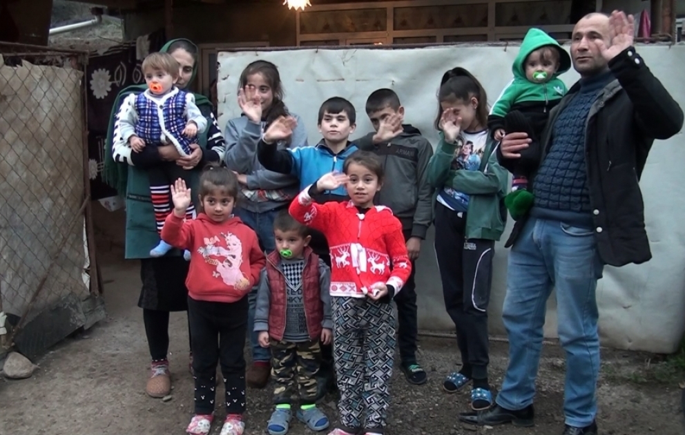 Çoxuşaqlı ailələrə verilən müavinətlərin artması xəbəri Tovuzun dağ kəndində yaşayan Məmmədovlar ailəsini də sevindirib