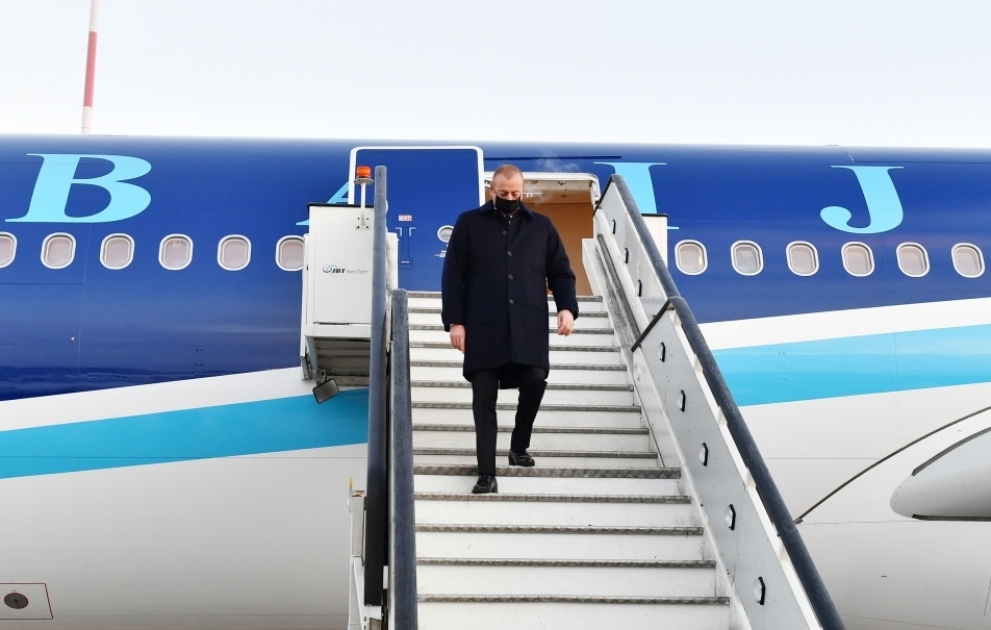 Президент Азербайджана Ильхам Алиев прибыл с визитом в Санкт-Петербург