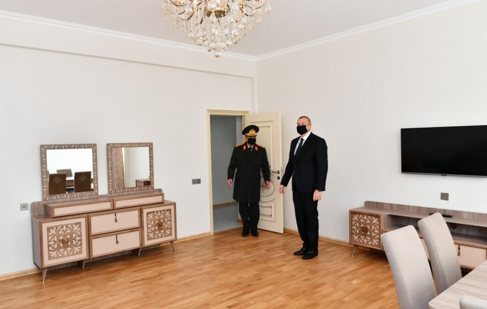 Apartments for martyr families and servicemen were commissioned at MIDA' s Hovsan and Yasamal residential complexes
President Ilham Aliyev viewed the apartments