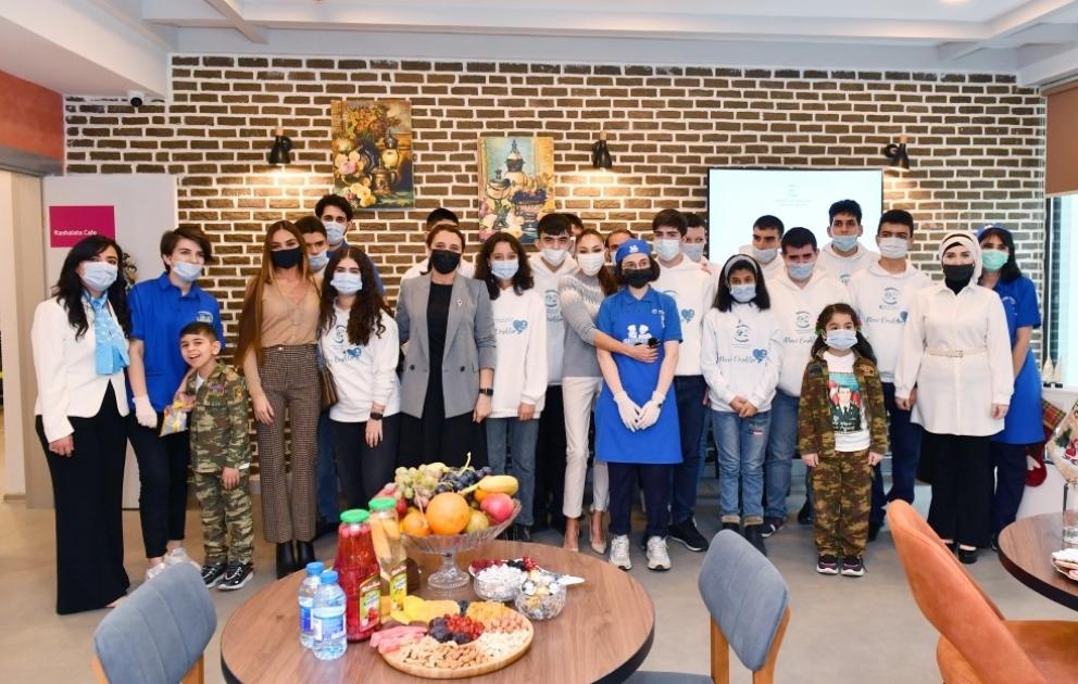 Mehriban Aliyeva besucht das von der Heydar Aliyev Stiftung gebaute Zentrum für Kinder mit Autismus-Spektrum-Störungen