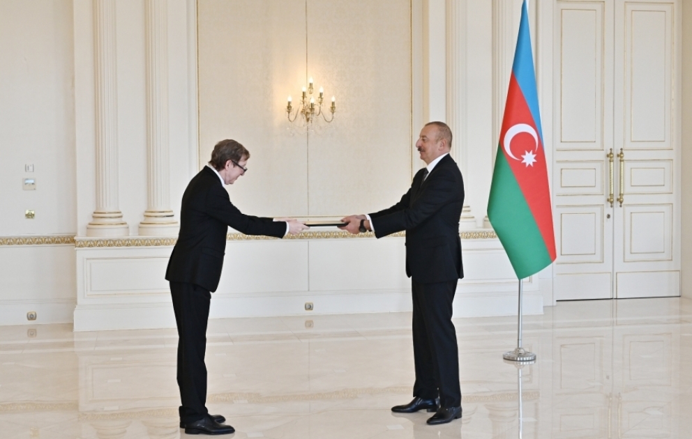 President Ilham Aliyev received credentials of incoming ambassador of Algeria