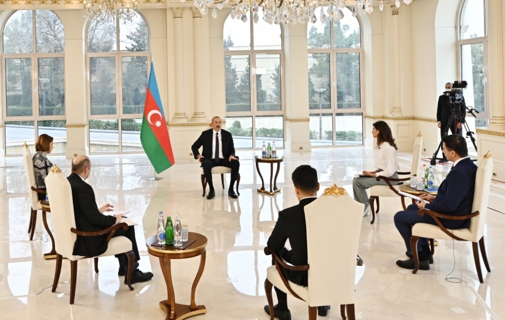 Azərbaycan Prezidenti: Qeyri-neft sənayemiz 20 faizə yaxın artıb