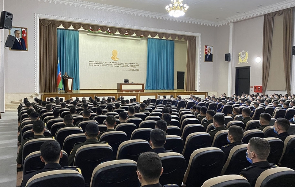 Министр обороны встретился с личным составом Высшего военного училища