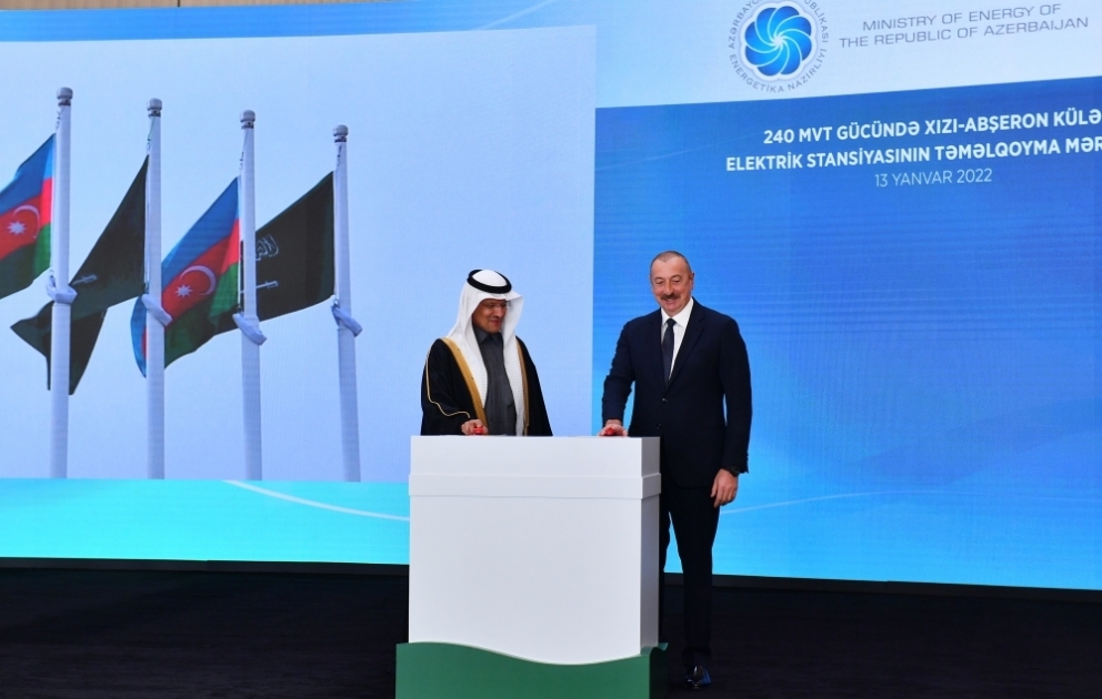 Le président Ilham Aliyev pose la première pierre d’une centrale éolienne