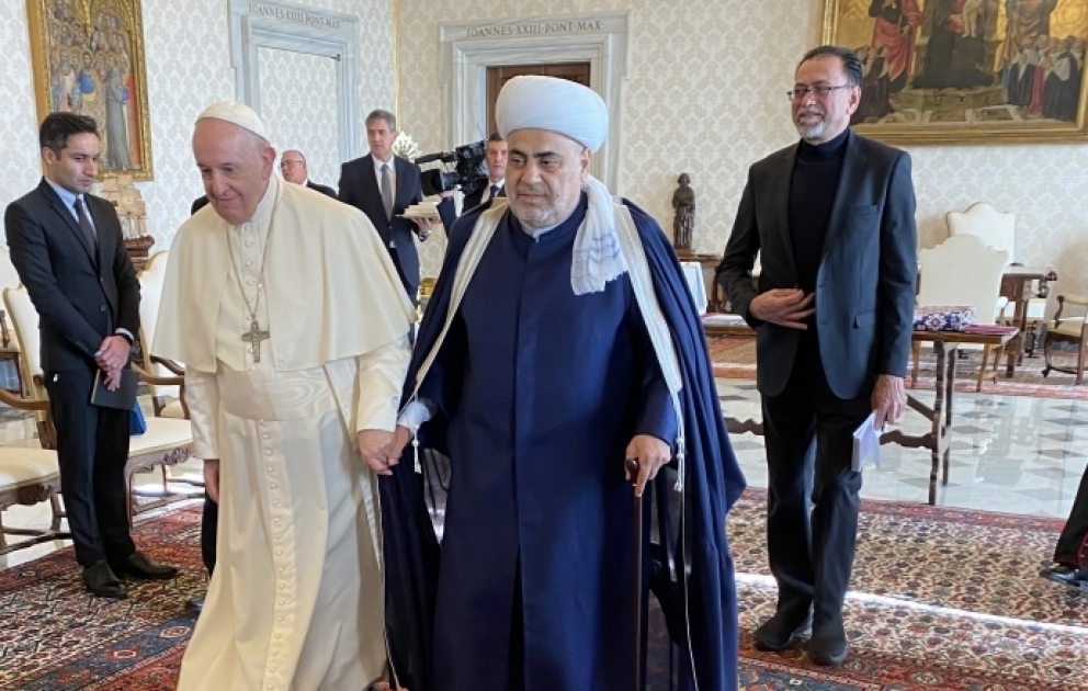 Şeyxülislam Allahşükür Paşazadə Vatikanda Roma Papası Fransisklə görüşüb