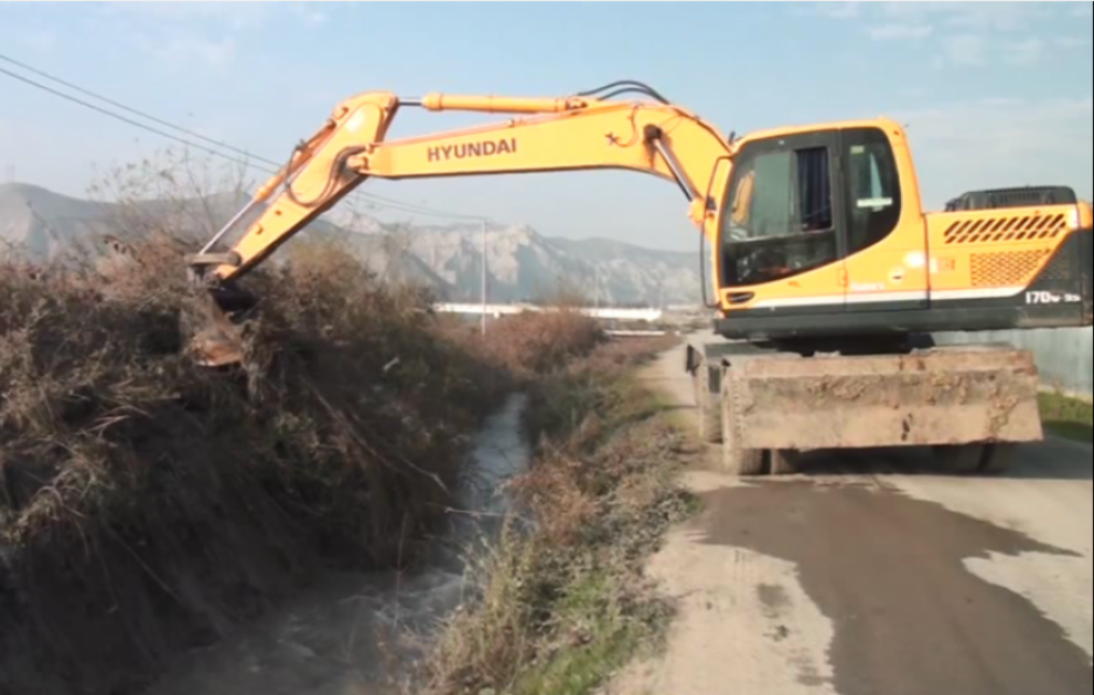 Göyçayda uzun illər istifadə olunan beton kanal əsaslı təmir edilib
