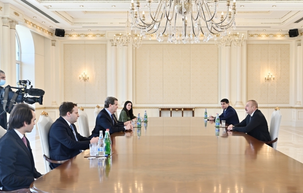Präsident Ilham Aliyev empfängt Delegation um Geschäftsführer von American Jewish Committee