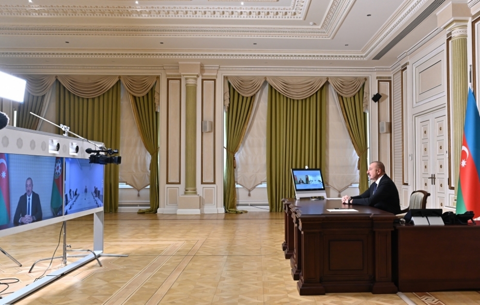 Präsident Ilham Aliyev empfängt montenegrinischen Parlamentssprecher im Videoformat