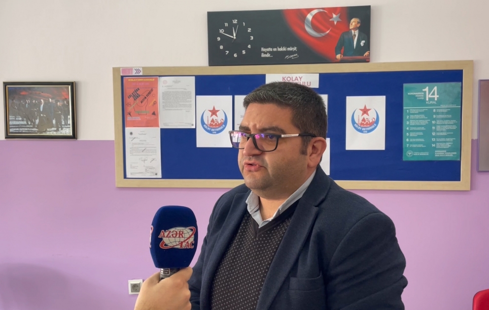 Türkiyəli məktəb direktoru: İyirmi Yanvar şəhidlərinin qəhrəmanlığından qürur duyuruq