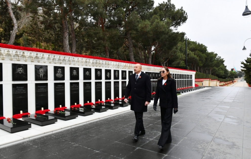 President Ilham Aliyev and First Lady Mehriban Aliyeva visited Alley of Martyrs on 32nd anniversary of 20 January tragedy