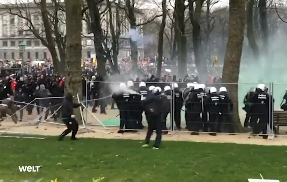 Brüsseldə COVID-19 məhdudiyyətlərinə etiraz olaraq keçirilən nümayişlərdə saxlanılanların sayı 230-a çatıb