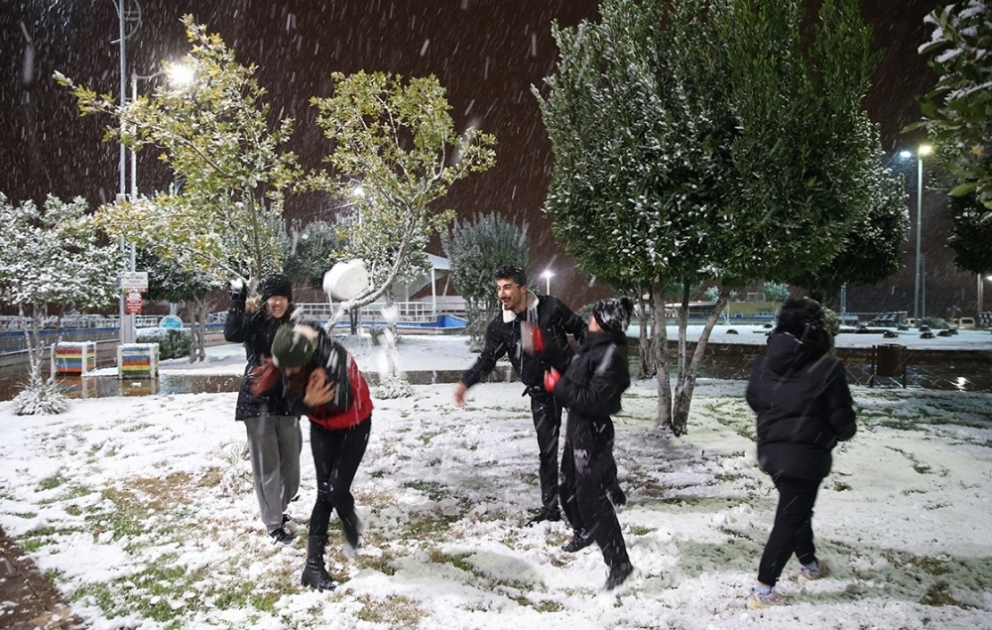 Antalyaya son 29 ildə ilk dəfə qar yağıb