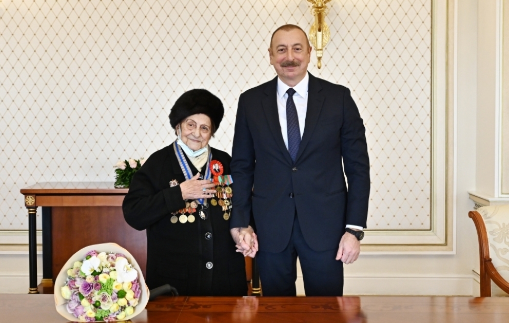 President Ilham Aliyev presented “Istiglal” Order to Chairperson of Organization of War, Labor, and Armed Forces Veterans Fatma Sattarova