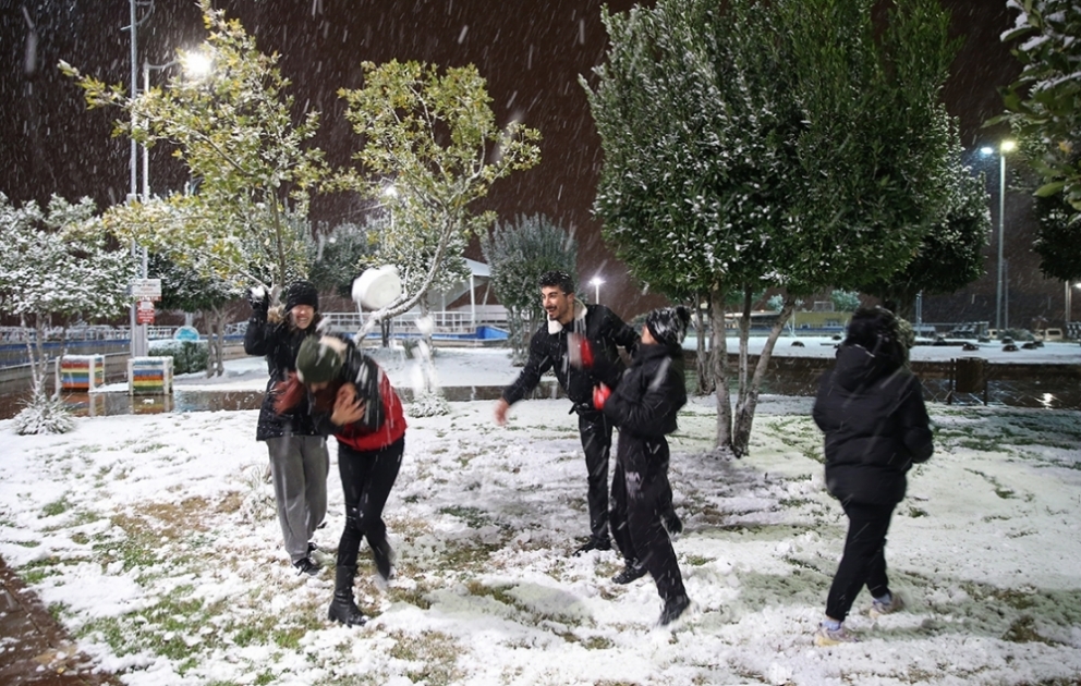 La neige est tombée pour la première fois en 29 ans dans le centre d’Antalya
