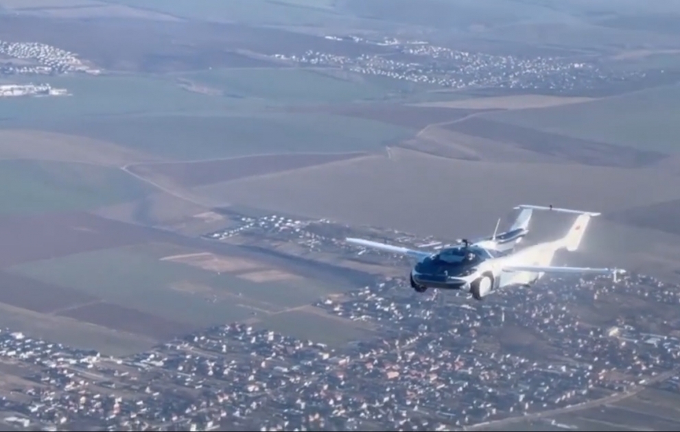 Fliegen und fahren in einem