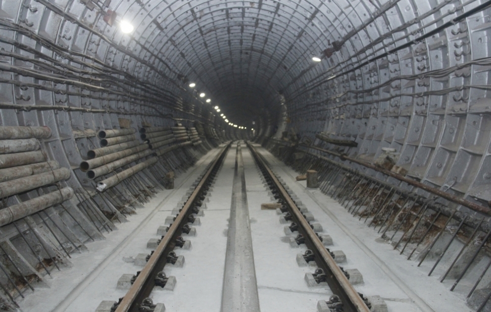 Metronun “Cəfər Cabbarlı” stansiyasının daha bir yolunun infrastrukturu yenilənir