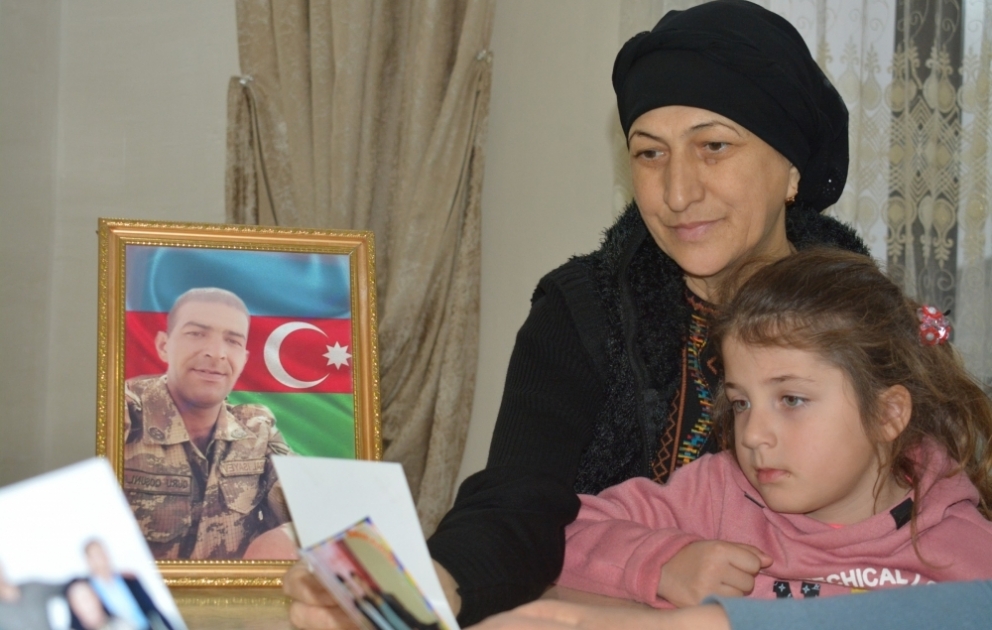 Tabutu qarşısında qurban kəsilən şəhid Tural İsayev
