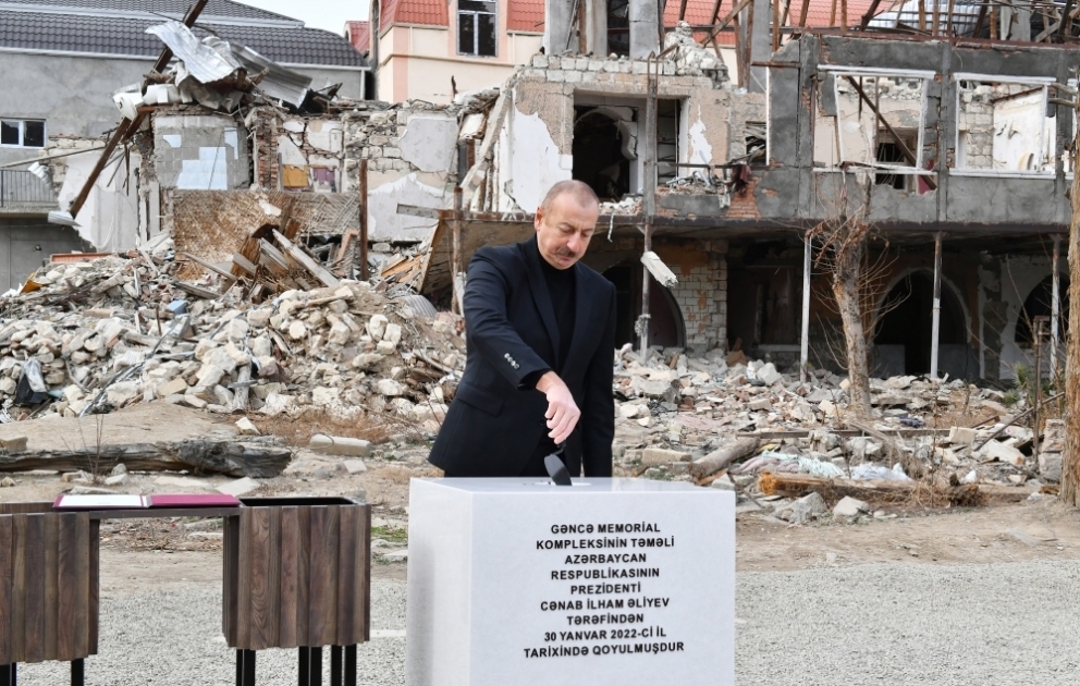 Präsident Ilham Aliyev legt Grundstein für Ganja Gedenkstätte