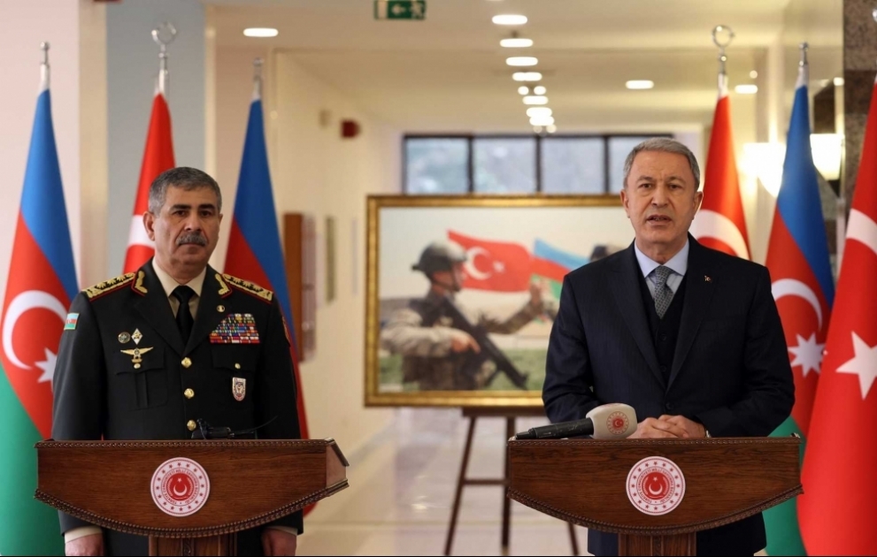 Azərbaycan və Türkiyənin müdafiə nazirləri Ankarada birgə mətbuat konfransı keçiriblər
