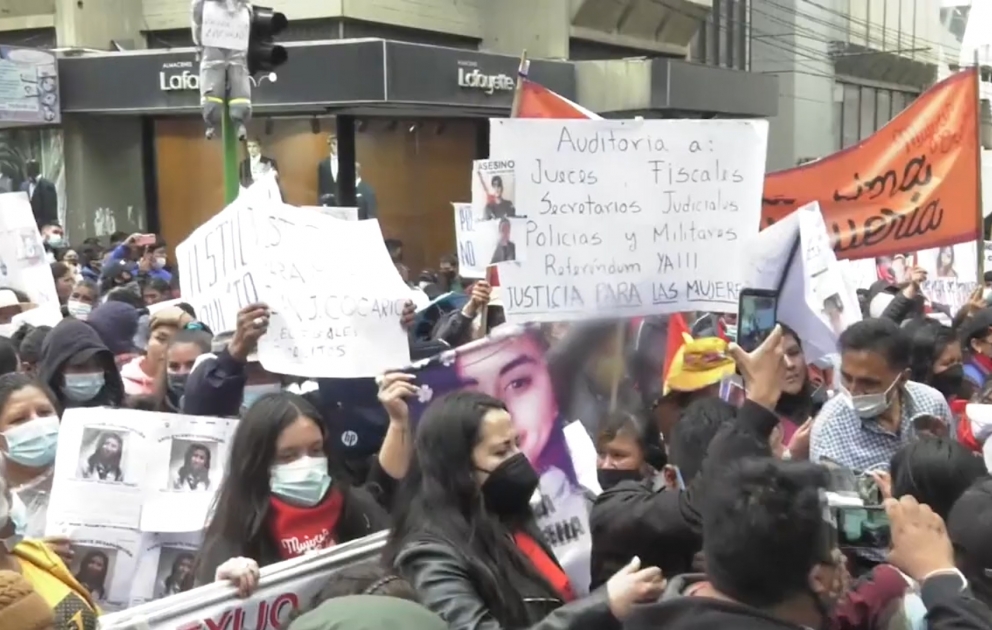 Boliviyalılar gender zorakılığına qarşı etiraz yürüşü keçiriblər