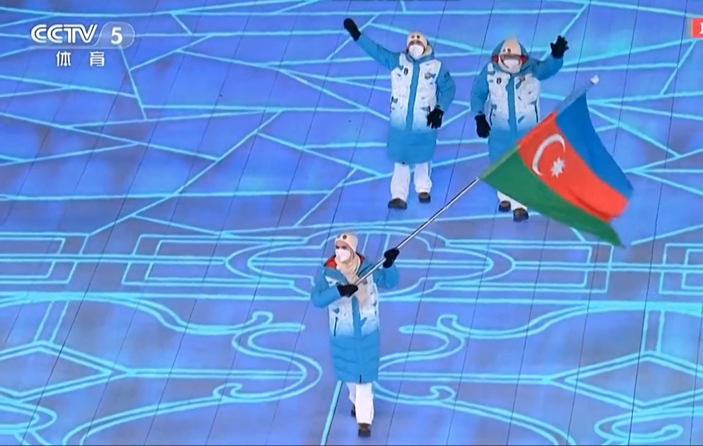 Azərbaycan komandası “Pekin-2022”nin açılış mərasimində komandaların paradında iştirak edib