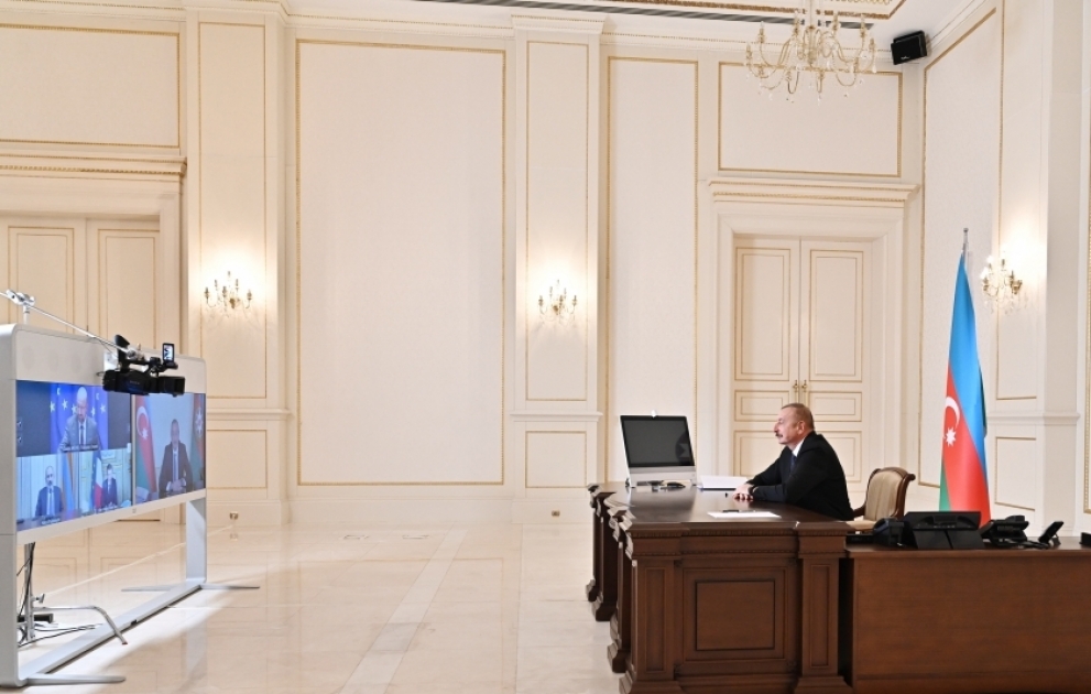 Präsident Ilham Aliyev, Frankreichs Präsident, Präsident des Europäischen Rates und Armeniens Premierminister treffen sich im Videoformat