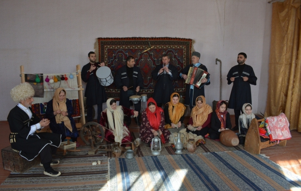 Ləzgilərin qədim iməcilik adətlərini təbliğ edən “Mel” folklor ansamblı