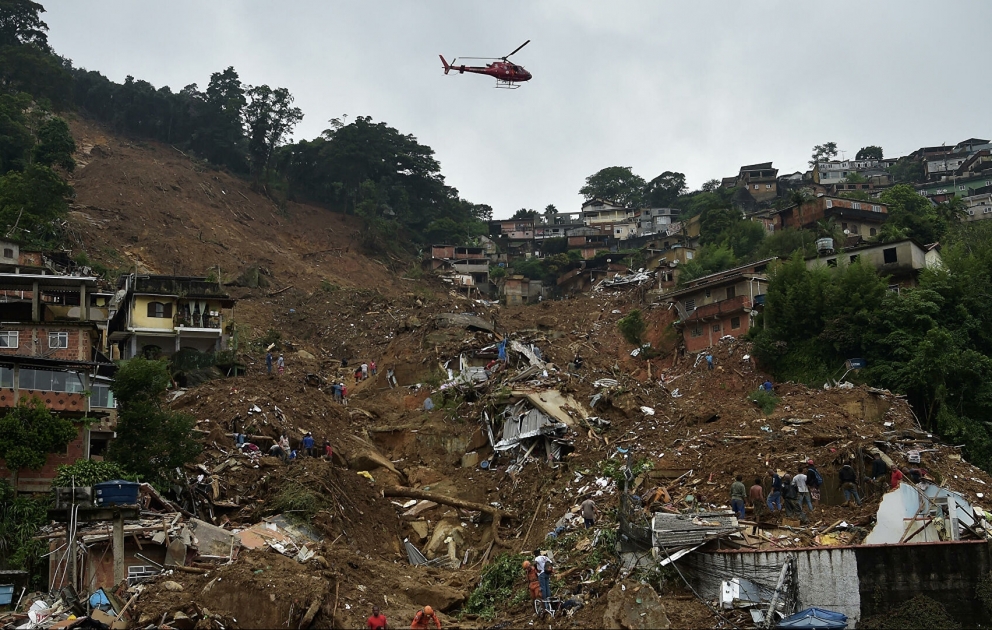 Brésil : les glissements de terrain et des crues font 104 morts