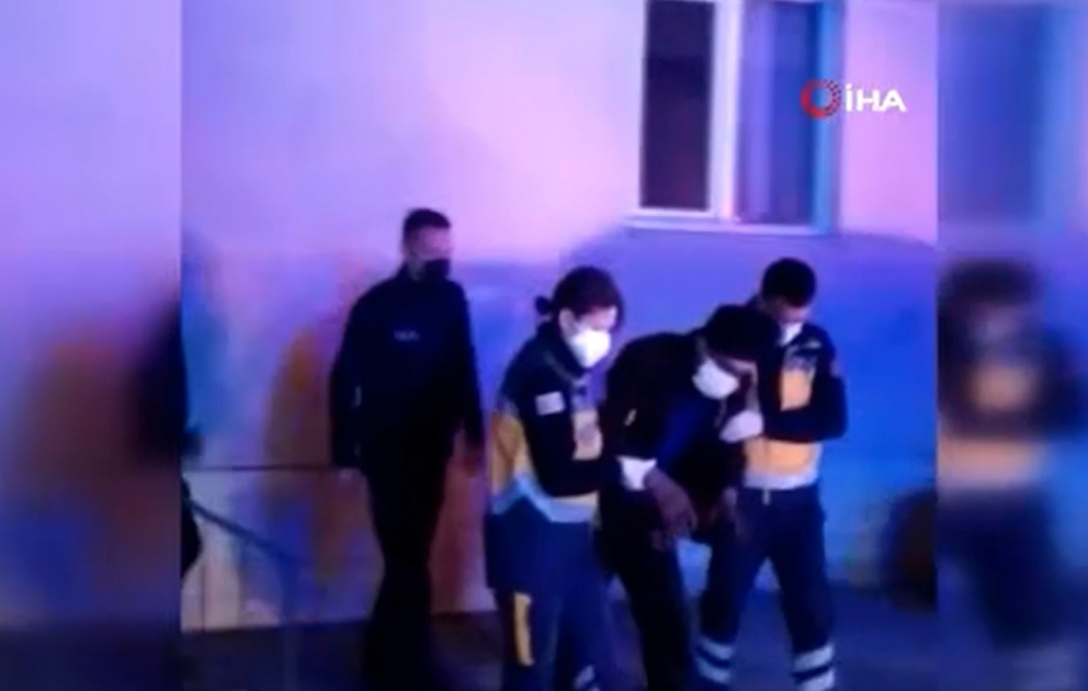 Üzərinə soba düşərək yaralanan adam xilas edilib