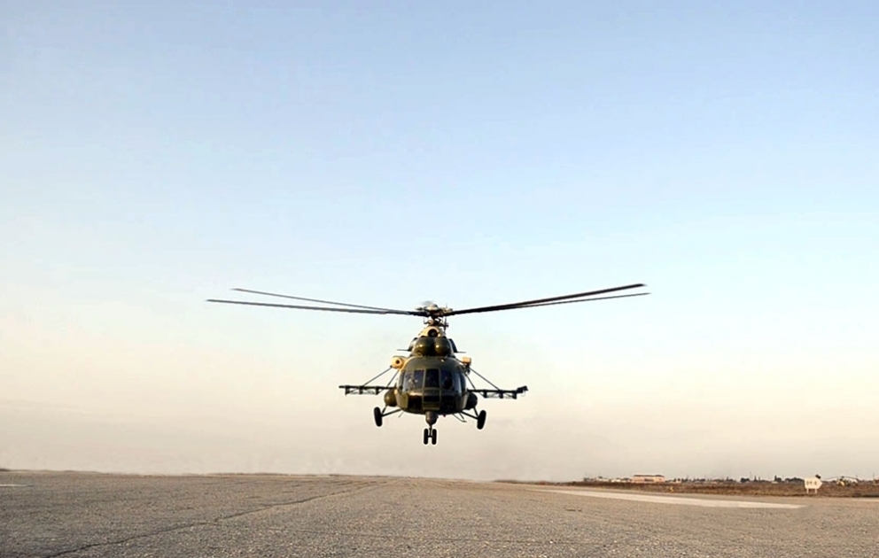 Hərbi Hava Qüvvələrinin helikopter ekipajları ilə uçuş məşqləri keçirilib