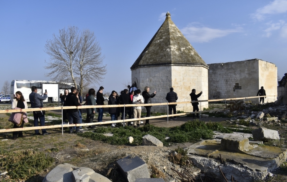 Beynəlxalq Multikulturalizm Qış Məktəbinin iştirakçıları Ağdamda ermənilərin törətdiyi vəhşiliklərlə tanış olublar