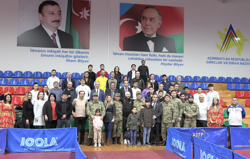 “İlhamlı qələbələr” adlı idman festivalı çərçivəsində təşkil edilən stolüstü tennis üzrə turnirin açılış mərasimi olub