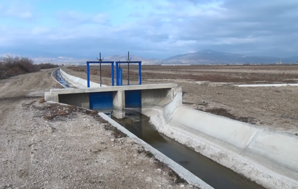 Xızıda suvarma kanalları qapalı boru kanalla əvəzlənib