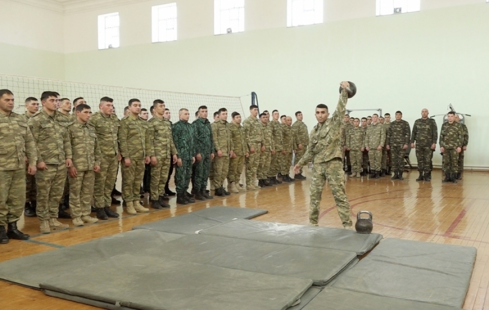 Hərbi qulluqçular arasında daşqaldırma birinciliyi keçirilib