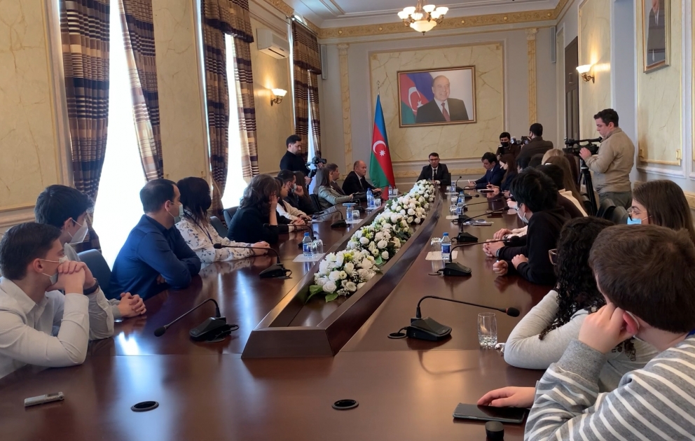 XI Beynəlxalq Multikulturalizm Qış Məktəbinin iştirakçıları xalqımızın tolerantlıq ənənələri barədə məlumatlandırılıb