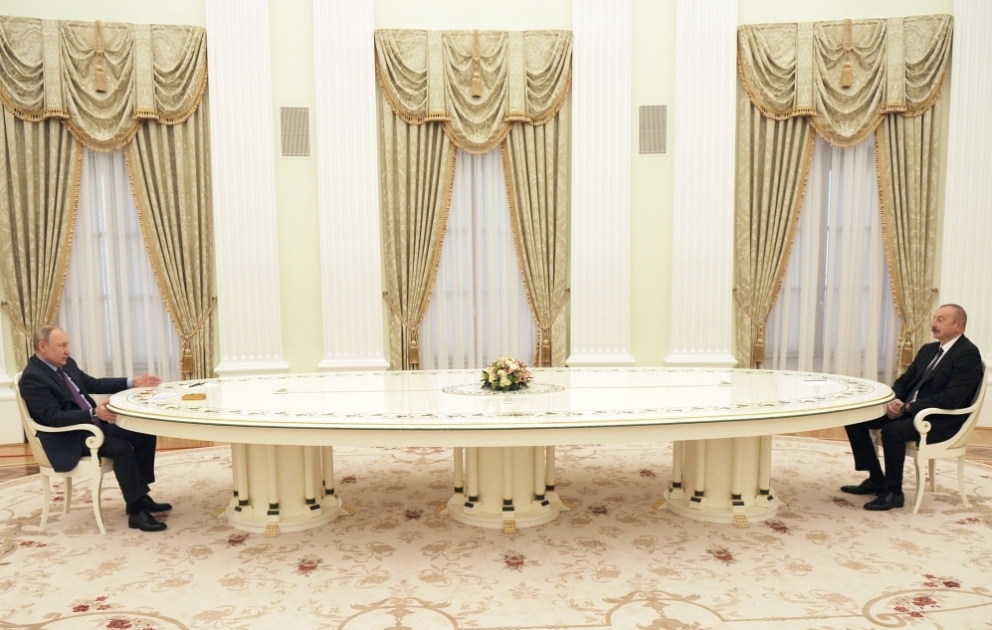 Moskau: Präsident Ilham Aliyev und Präsident Wladimir Putin treffen sich unter vier Augen