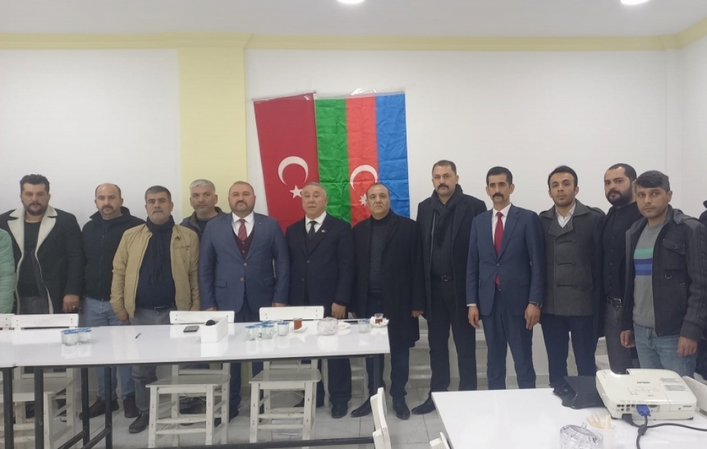 İğdırın Məlikli qəsəbəsində Xocalı soyqırımı qurbanlarının xatirəsinə ehtiram göstərilib