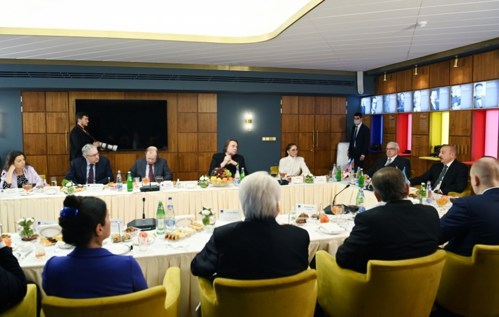 Prezident İlham Əliyev TASS agentliyində Rusiyanın aparıcı KİV-lərinin rəhbərləri ilə görüşüb