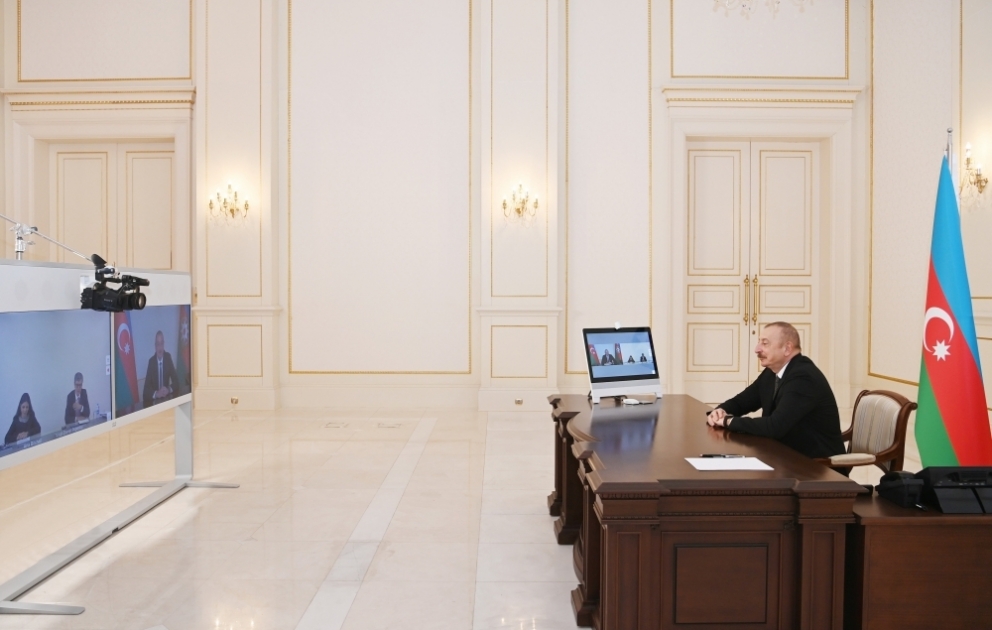 Präsident Ilham Aliyev empfängt rumänischen Energieminister im Videoformat