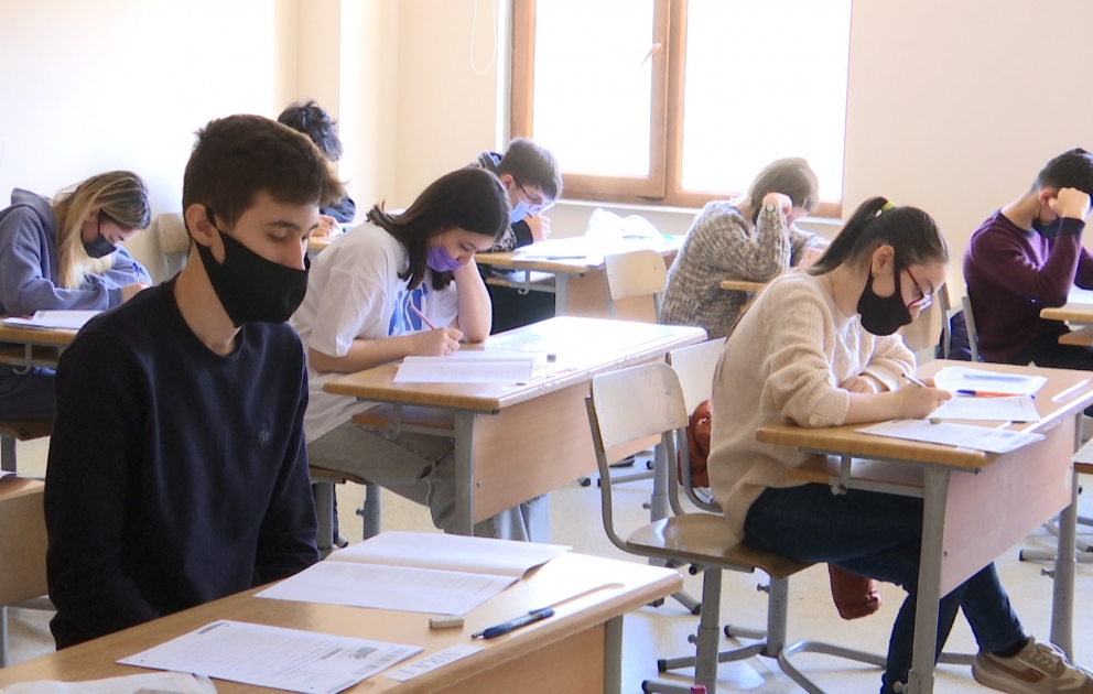 Bu gün respublikanın 15 şəhər və rayonunda tam orta təhsil səviyyəsi üzrə buraxılış imtahanı keçirilir