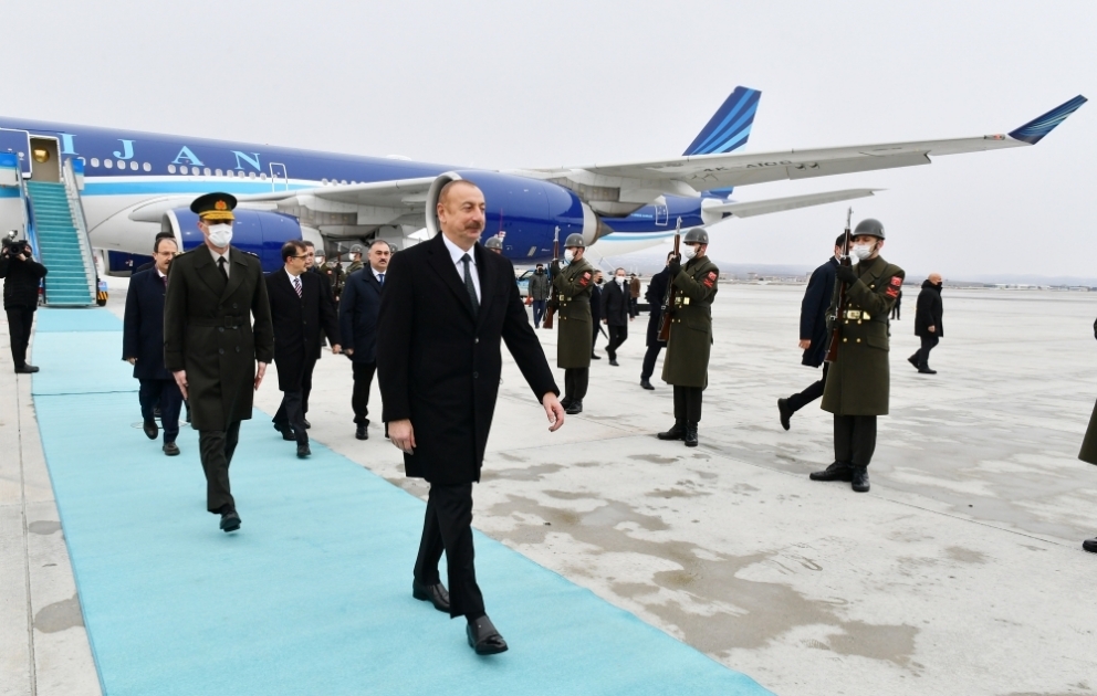Prezident İlham Əliyev Türkiyəyə işgüzar səfərə gəlib