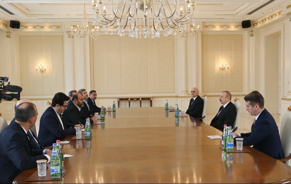 Prezident İlham Əliyev İranın yol və şəhərsalma nazirinin başçılıq etdiyi nümayəndə heyətini qəbul edib