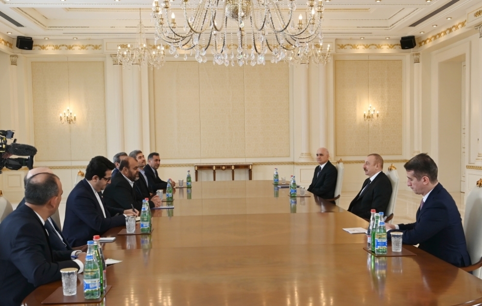 Le président Ilham Aliyev reçoit une délégation menée par le ministre iranien des Routes et de l’Urbanisme