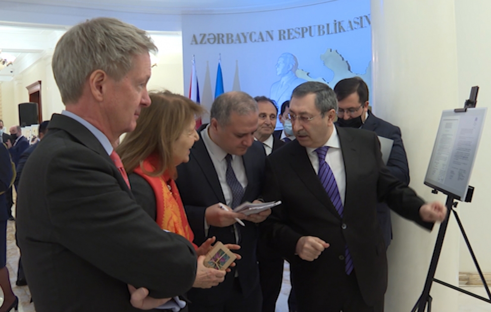 XİN-də Azərbaycan-Britaniya münasibətlərinə həsr olunmuş tədbir keçirilib